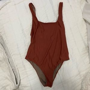 Acacia River one Piece in clove